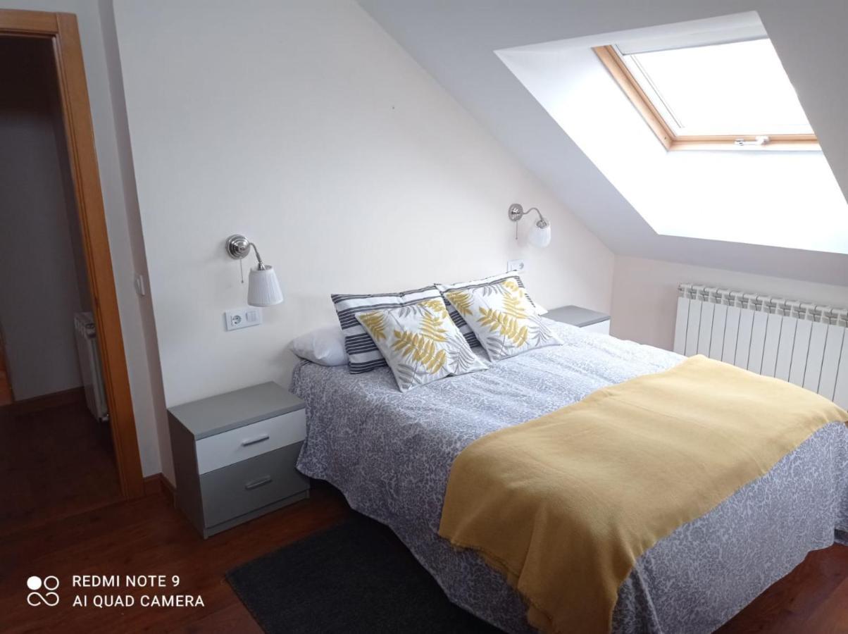 Atico Cine Colon Appartement Ribadeo Buitenkant foto