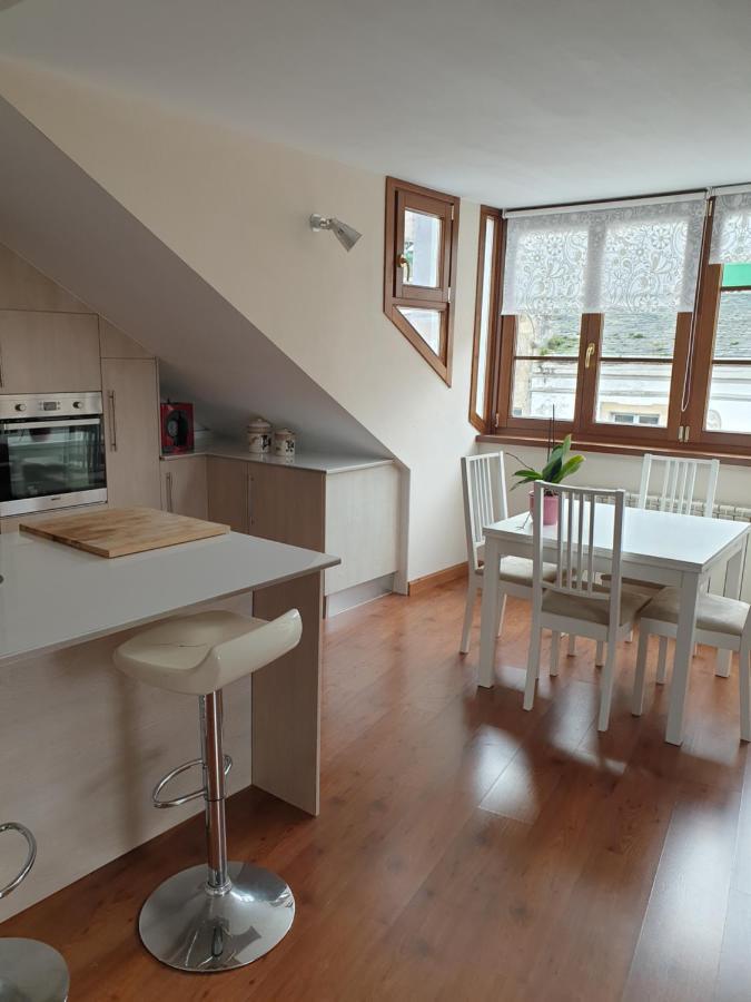 Atico Cine Colon Appartement Ribadeo Buitenkant foto