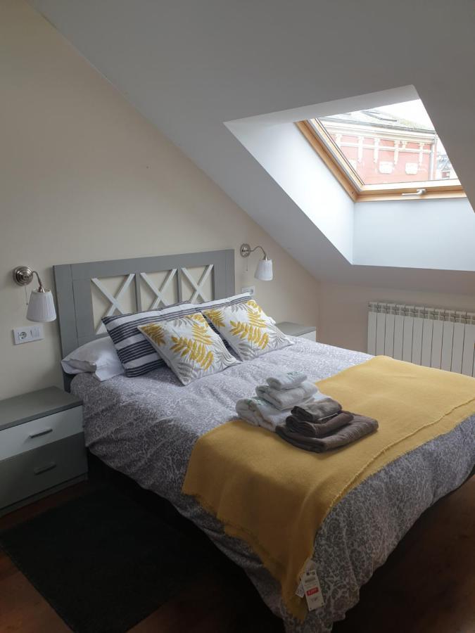 Atico Cine Colon Appartement Ribadeo Buitenkant foto