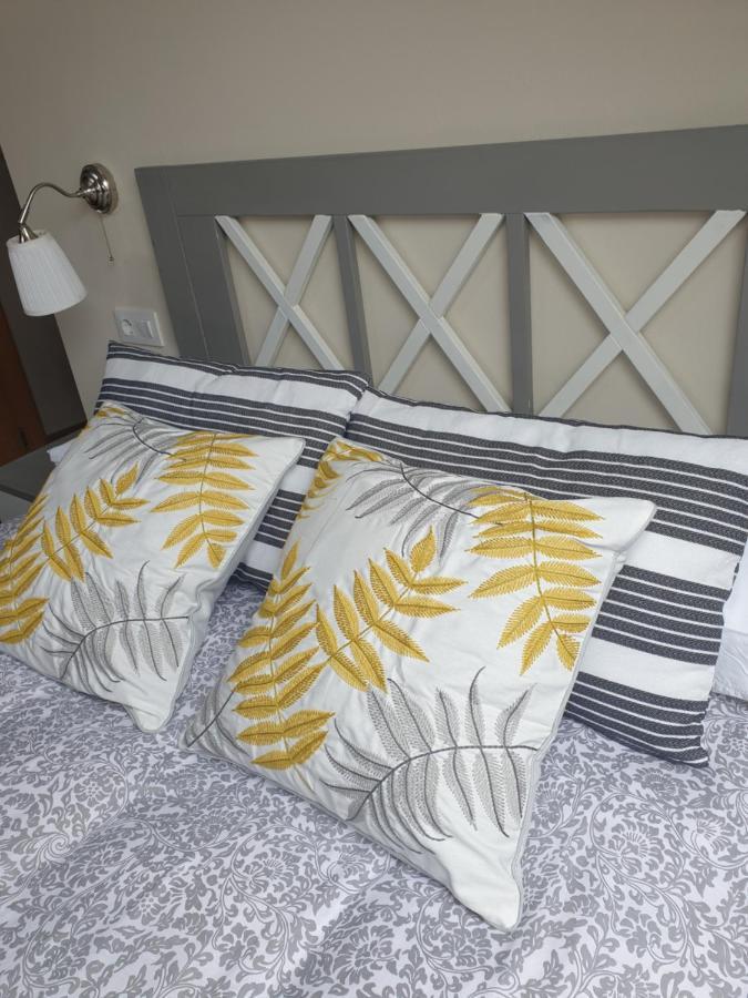 Atico Cine Colon Appartement Ribadeo Buitenkant foto