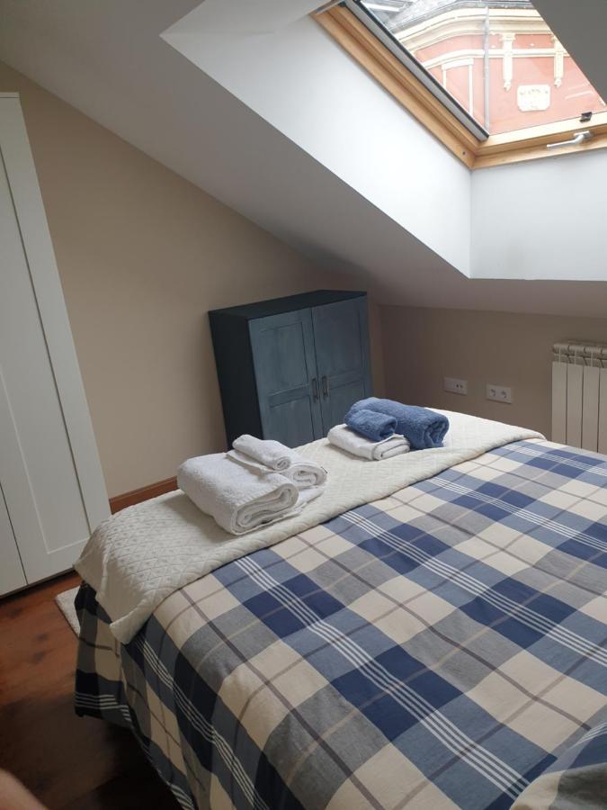 Atico Cine Colon Appartement Ribadeo Buitenkant foto